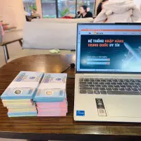 88+ ảnh xấp tiền mới rước tài lộc cực nét đón xuân 2026