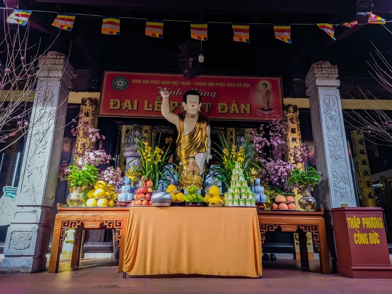 Ảnh chùa chiền ngày tết miền nam ấm