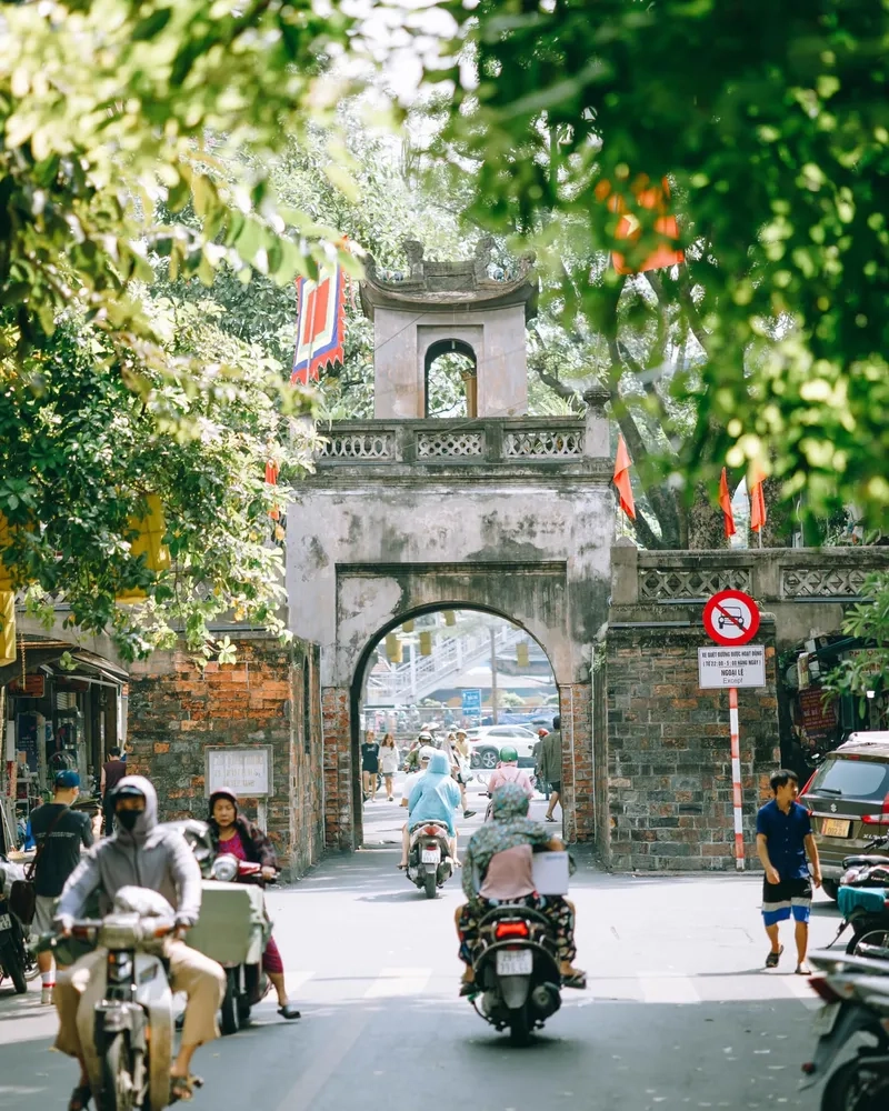 Cảnh ảnh du xuân đầu năm nhộn nhịp vui