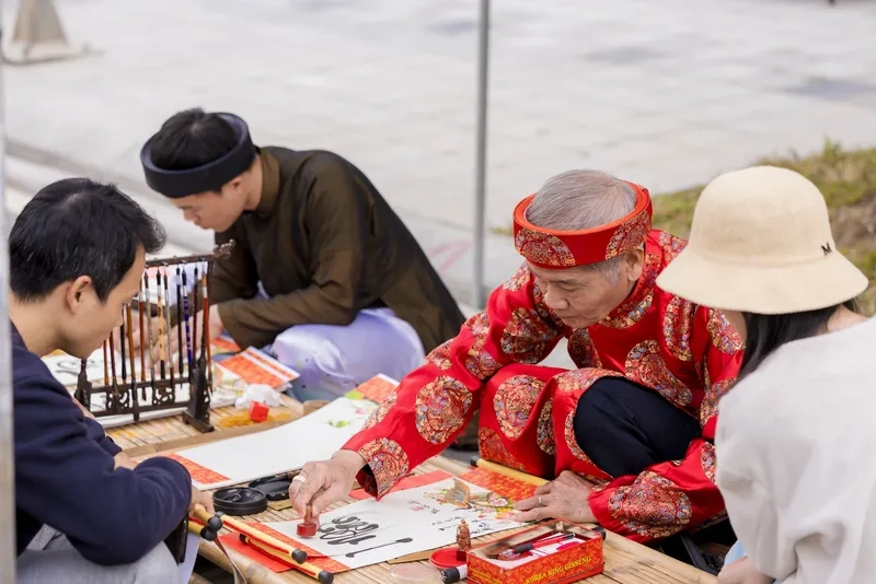 Xem hình ảnh đi du xuân đầu năm mới