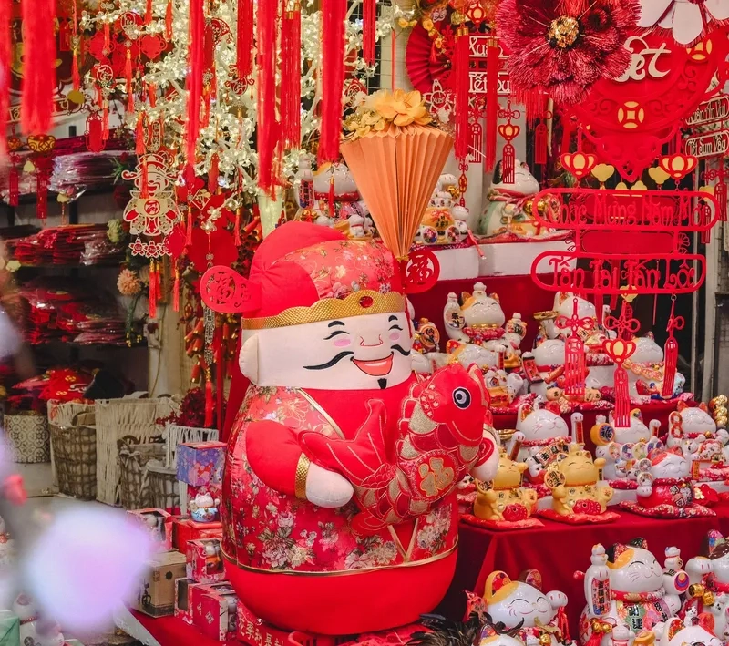 Nét không khí tết ngập tràn sắc đỏ