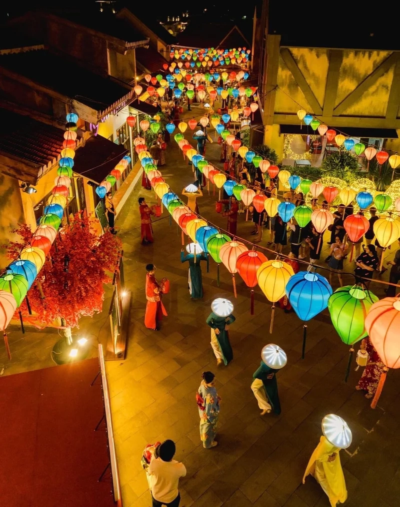 Ban đêm lung linh nhờ ảnh lồng đèn hội an ban đêm