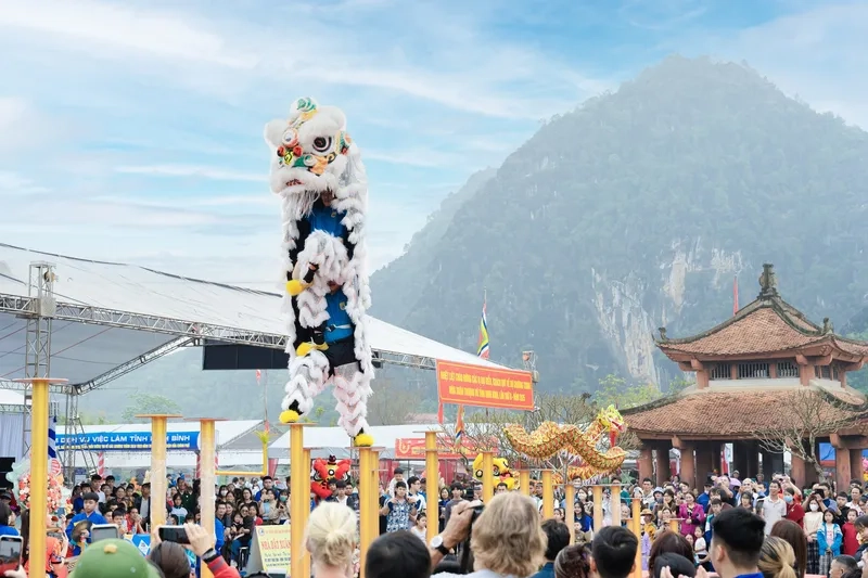 Nét múa lân ngày tết cổ truyền