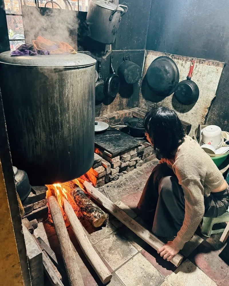 Cảnh tết quê em ngập tràn hoa dại