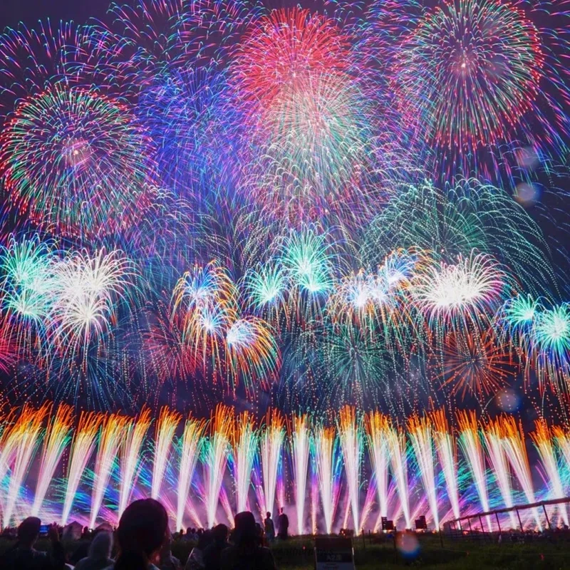 Tấm ảnh pháo nổ rực rỡ không gian