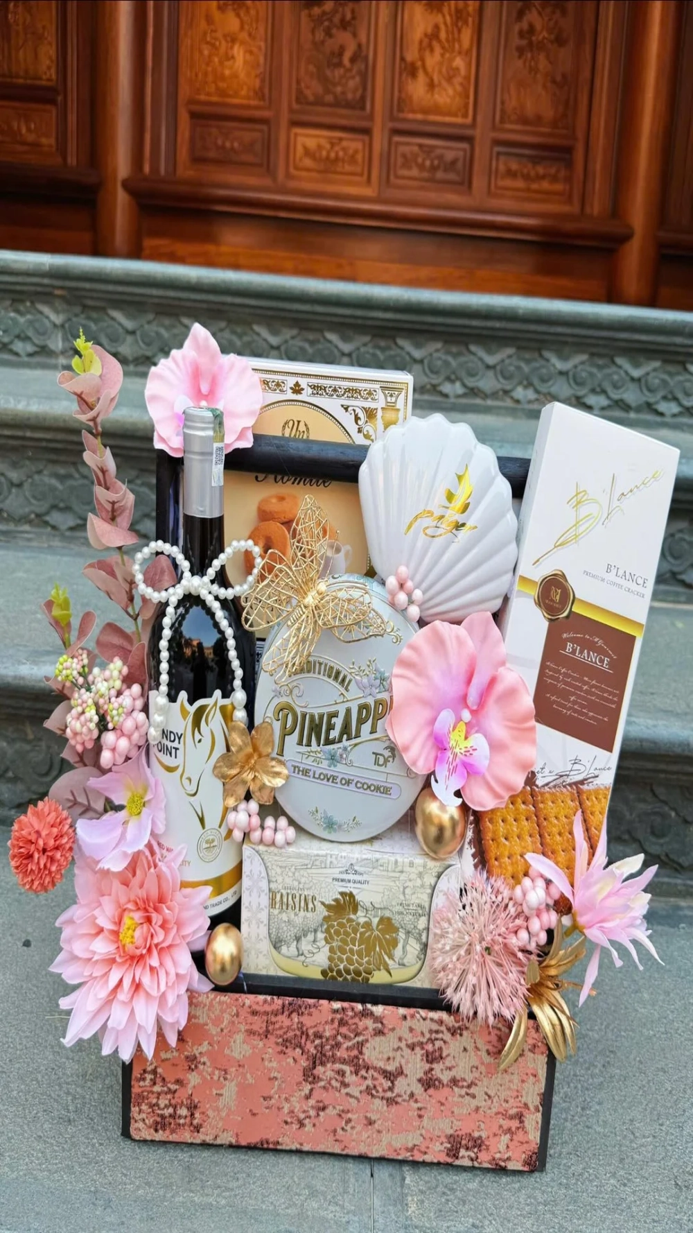 Tết thêm rực rỡ với Hình nền giỏ quà Tết đẹp