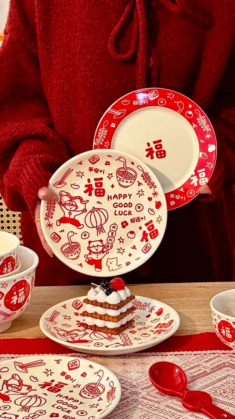 Không gian Tết tinh tế với hình nền gốm sứ tết decor