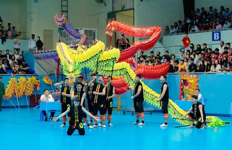 Bộ hình nền rồng vàng múa tết sang