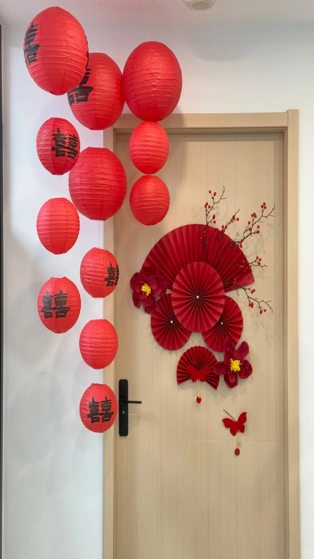 Không khí xuân tràn ngập với hình nền quạt trang trí sắc xuân