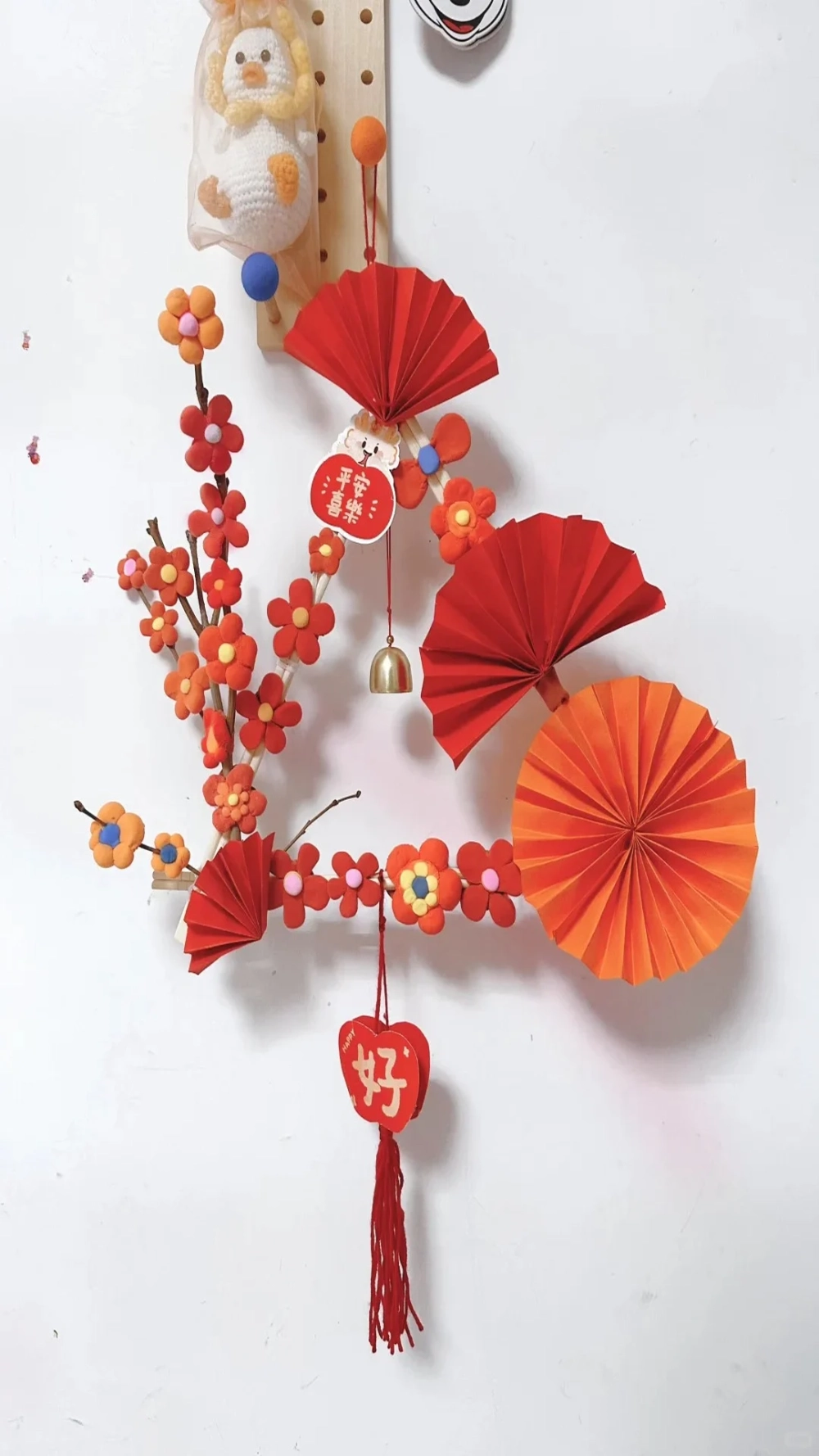 Lễ xuân thêm ý nghĩa với hình nền quạt trang trí lễ xuân