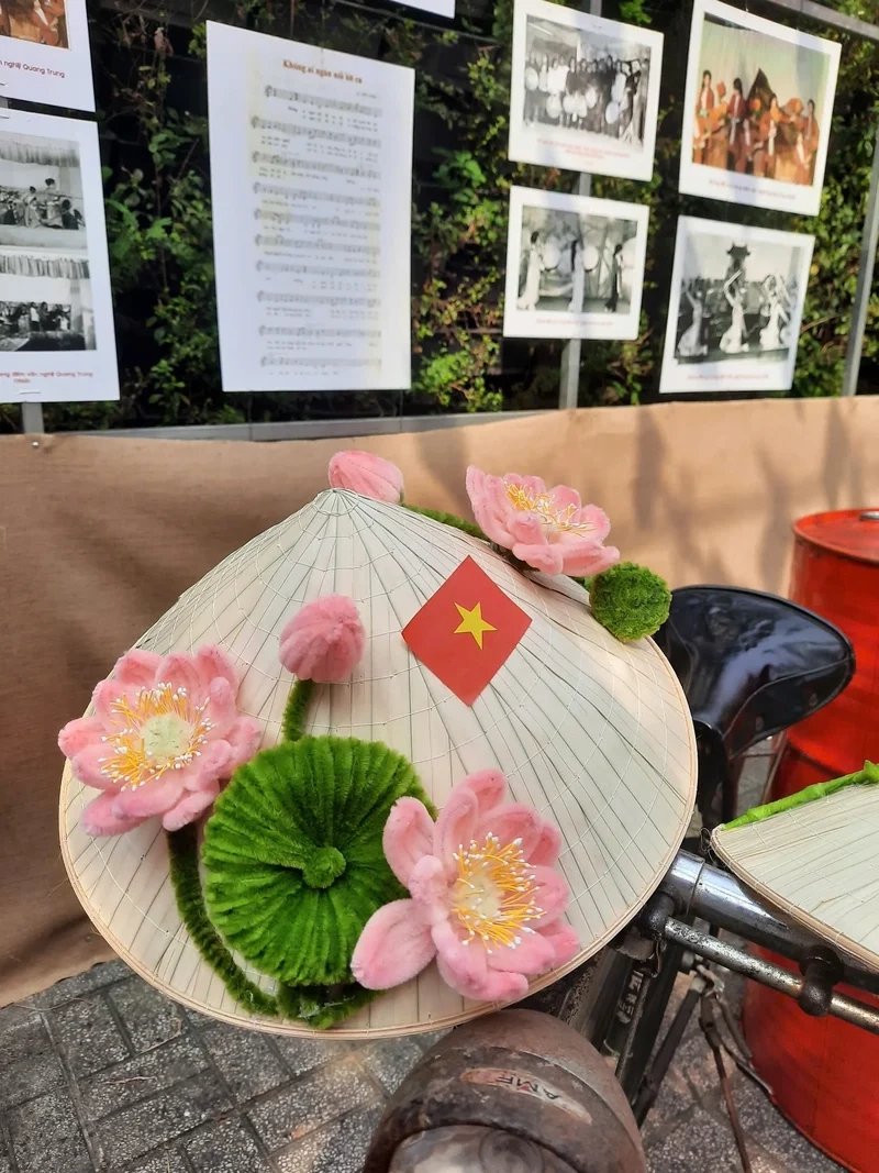 Ảnh nón lá tết mang đậm hồn Việt