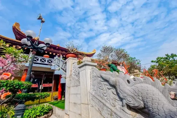 65+ ảnh chùa chiền ngày tết linh thiêng và thanh tịnh nhất