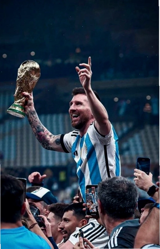 Hình nền Messi World Cup 2022 với biểu cảm phấn khích