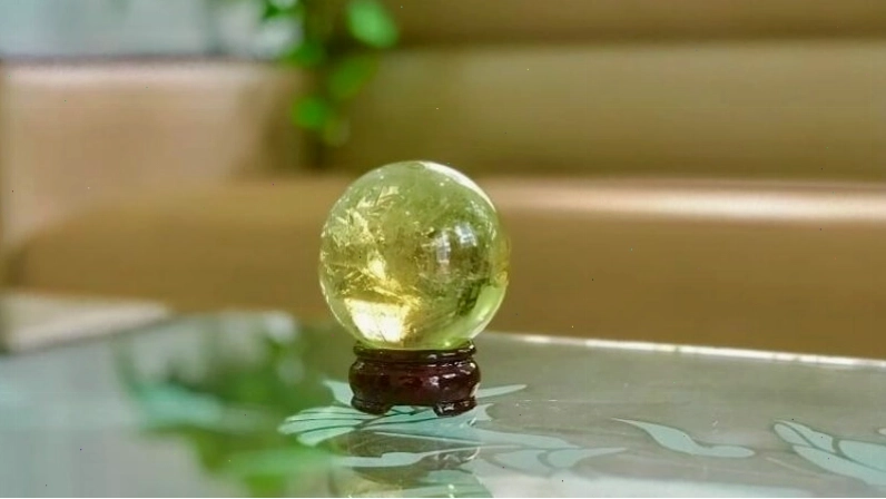 Quả cầu phong thủy cho người mệnh Kim