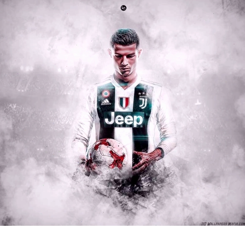 Ronaldo trong màu áo Juventus thực hiện kỹ thuật cá nhân