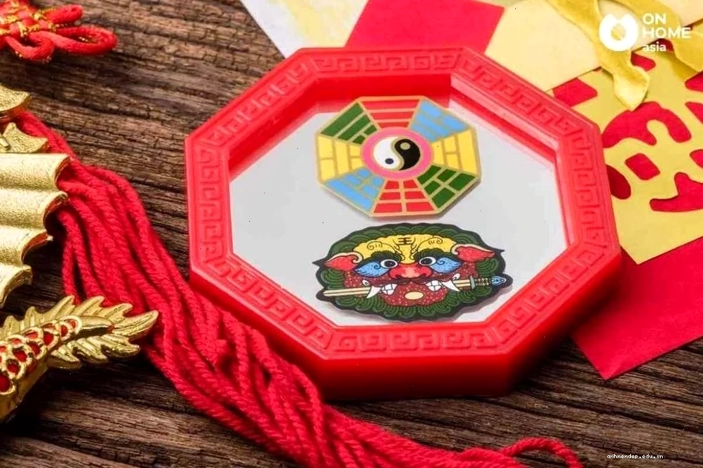 Sử dụng gương Bát Quái để hóa giải phong thủy xấu