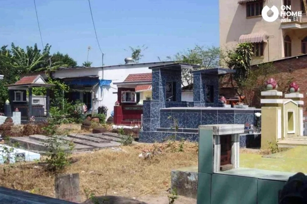 Tránh hướng nhà về phía nghĩa trang hoặc khu vực âm khí
