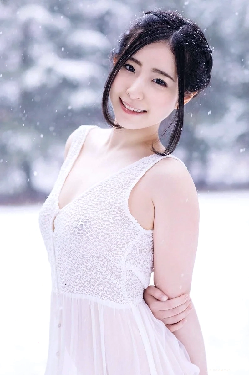 Ena Satsuki với biểu cảm tự tin