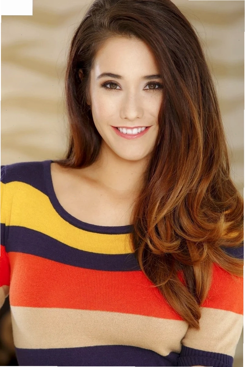 Eva Lovia trong trang phục biểu diễn chuy&ecirc;n nghiệp