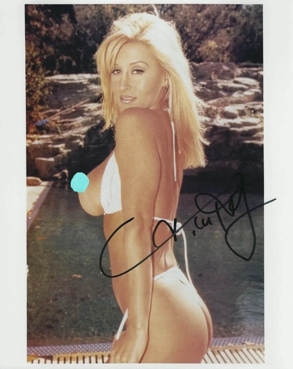 Jill Kelly trong một cảnh quay ấn tượng của phim Kill Jill