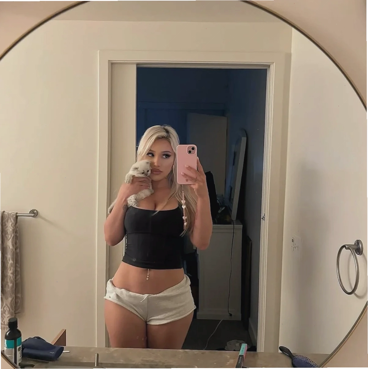 Kylie Page và đồng nghiệp
