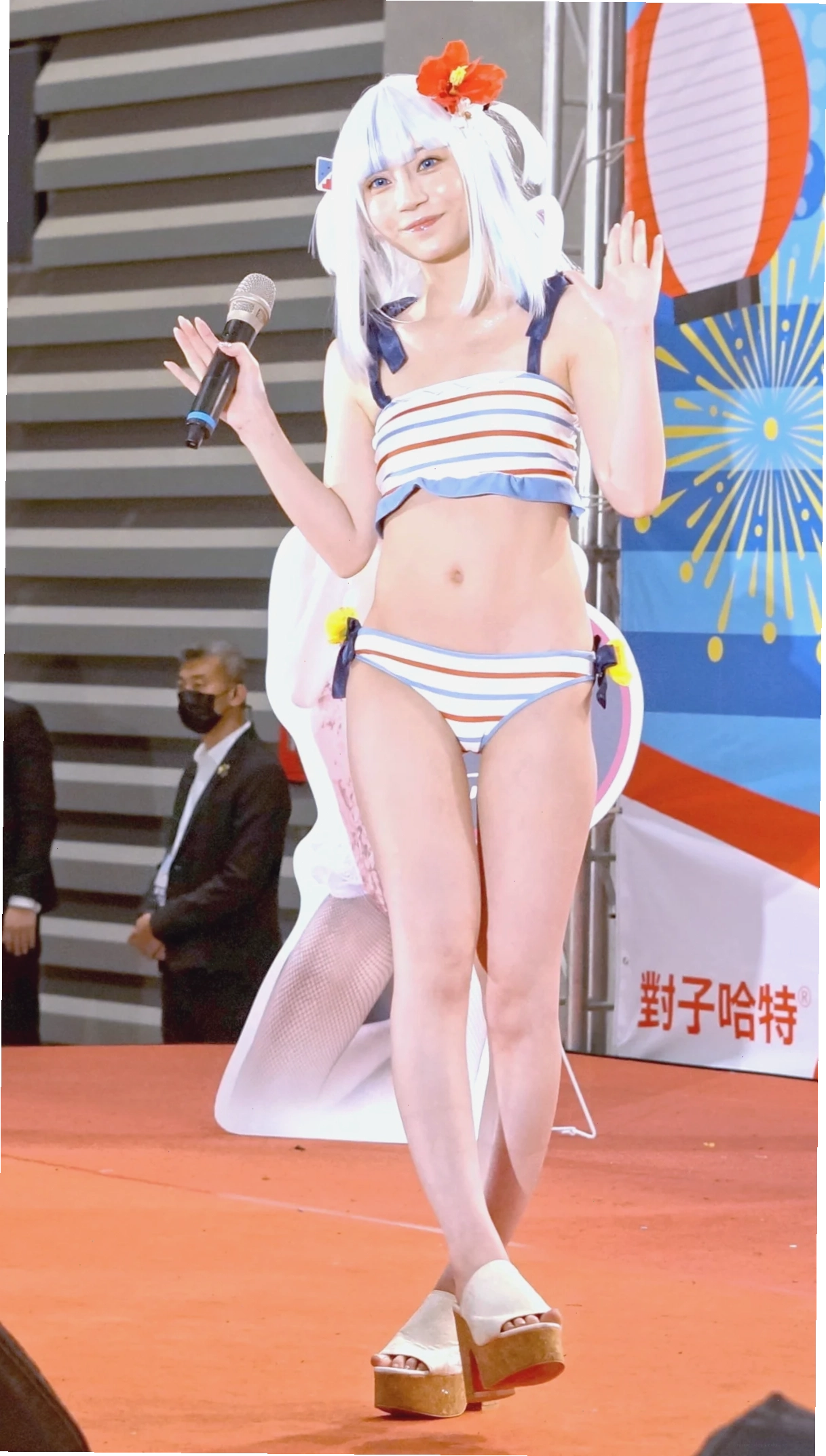 Mia Nanazawa với phong c&aacute;ch cosplay anime ấn tượng