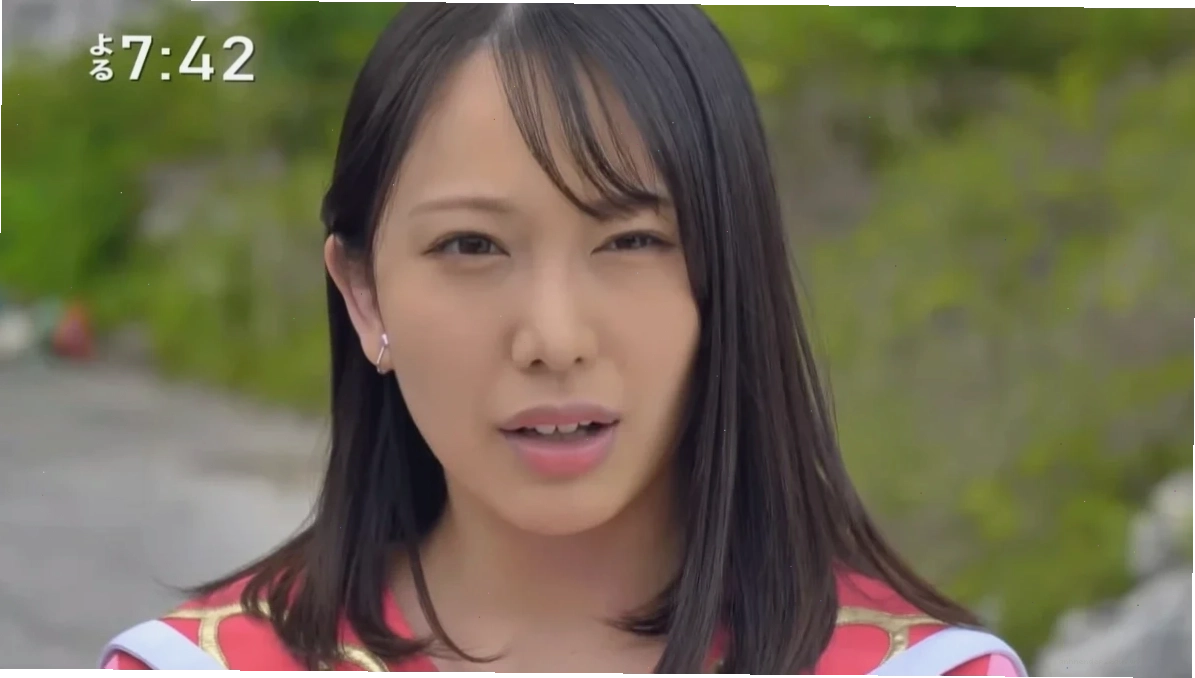 Mizuki Yayoi với &aacute;nh nh&igrave;n thu h&uacute;t