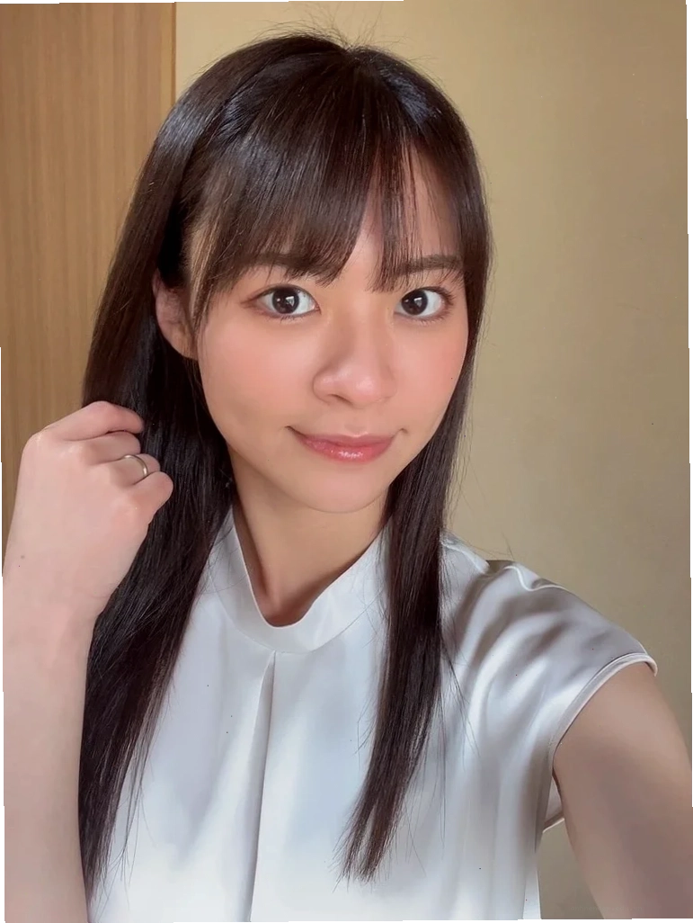 Natsu Tojo trong trang phục nhân vật