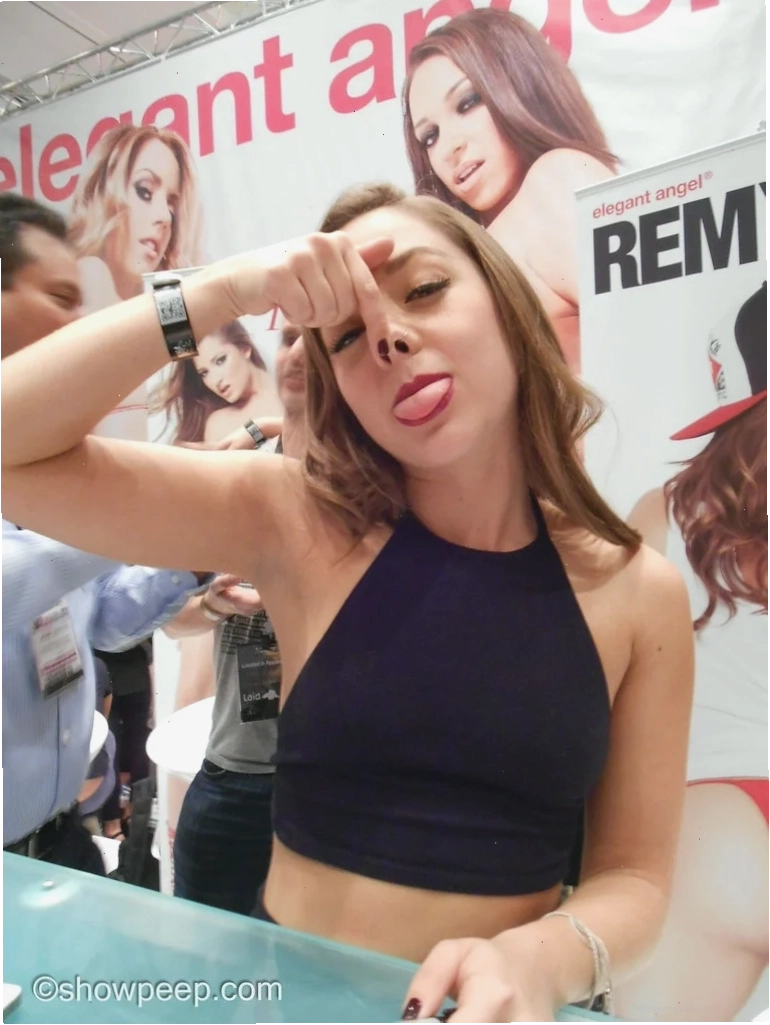 Remy LaCroix tham gia biểu diễn tại Burning Man