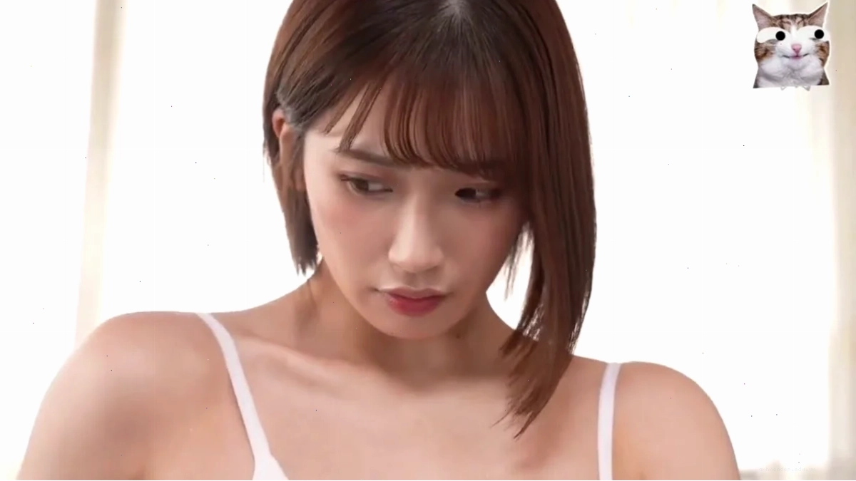 Waka Misono tạo dáng chuyên nghiệp
