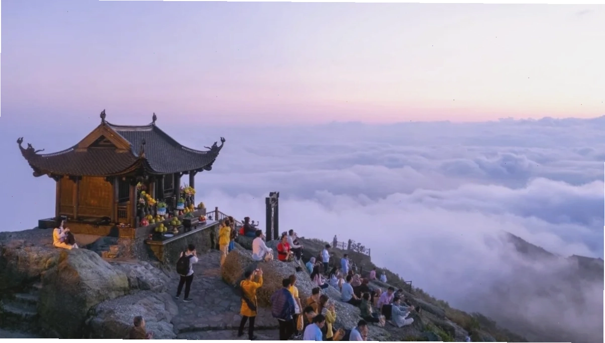 Hành trình tour du lịch tâm linh Yên Tử chiêm bái đất Phật