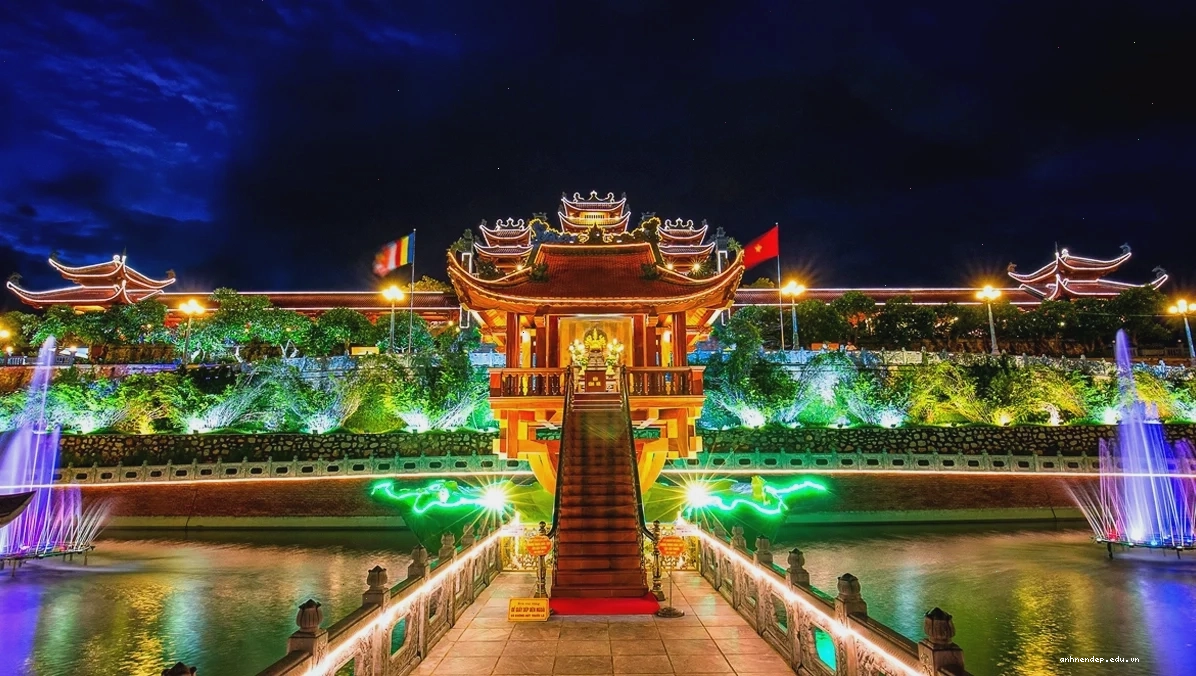 Không gian thanh tịnh tại tour du lịch tâm linh Yên Tử
